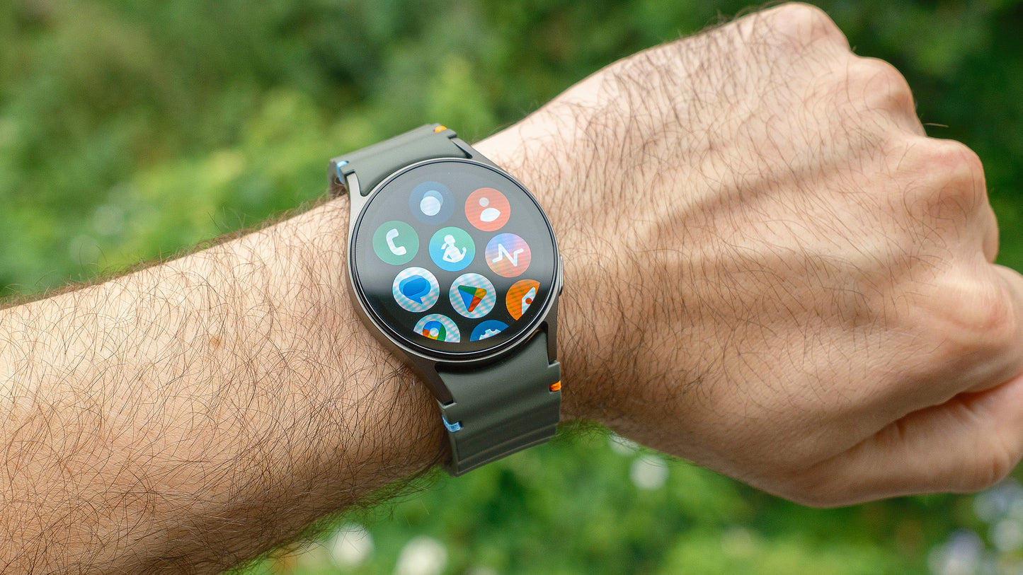 Samsung Galaxy Watch7 44mm detail view — available in Kenya at Trewrld KES 27,000, M-Pesa & free Nairobi delivery