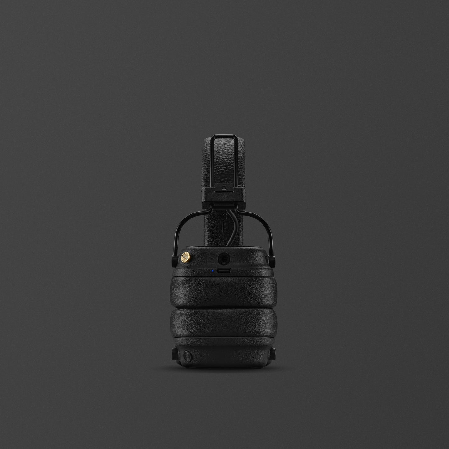 Marshall Major V Black headphones front detail with M-button