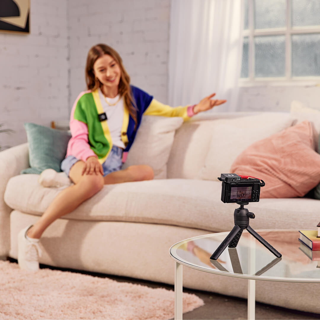 RODE Wireless ME recording on camera with tripod setup